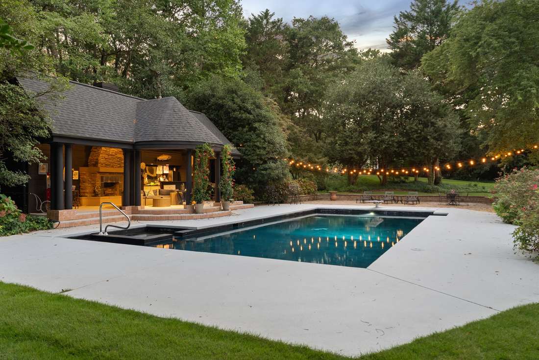 The pool in daylight